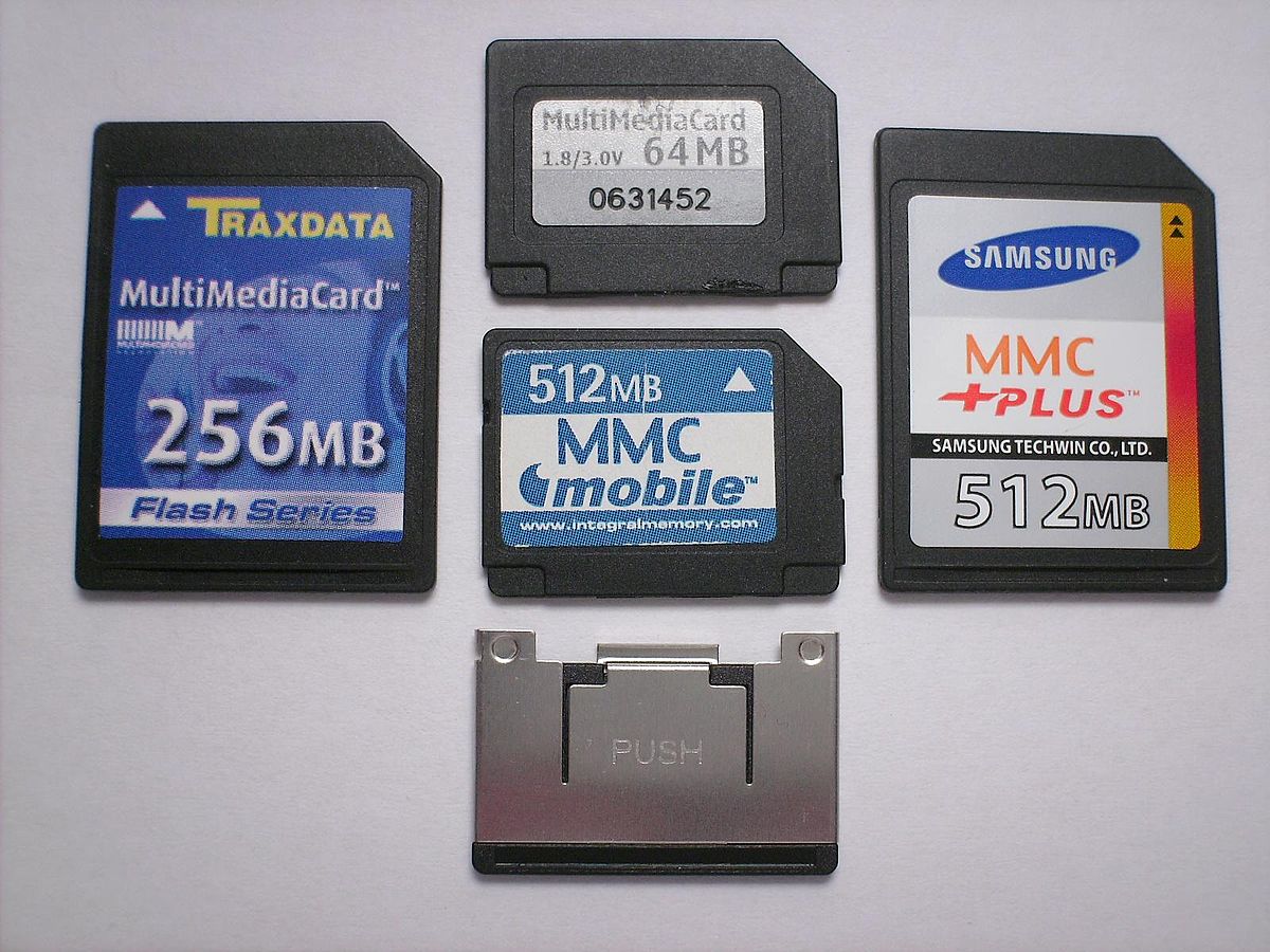 ../_images/1200px-Four_MMC_cards_front.jpg