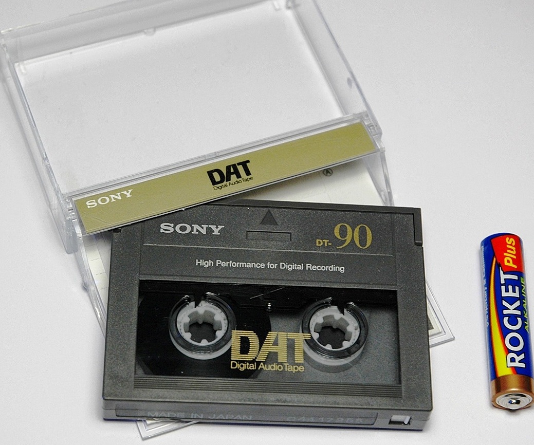 ../_images/Dat_cartridge.jpg